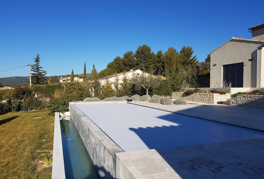 renovation-piscine-debordement